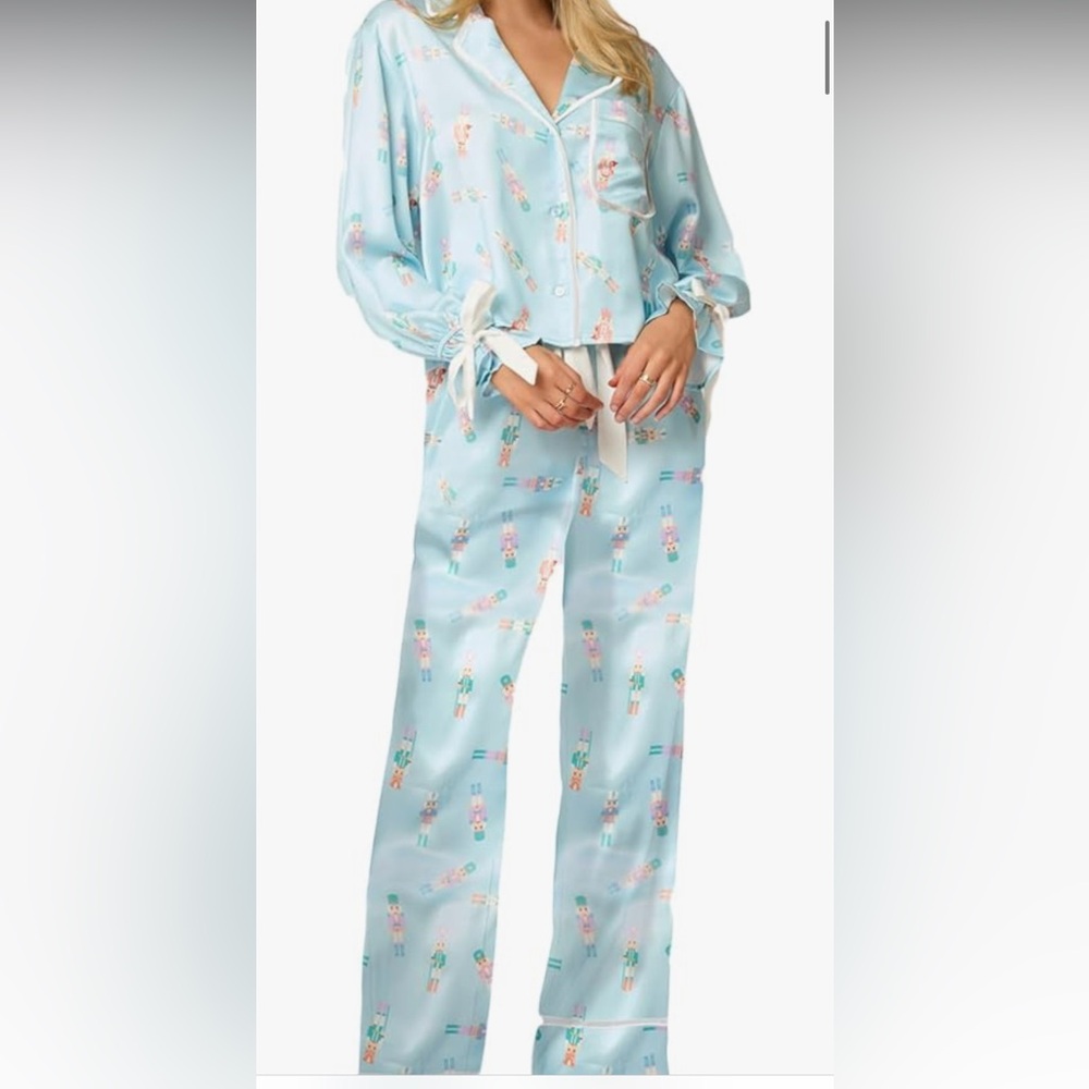 Women’s size L new in package Christmas pajamas